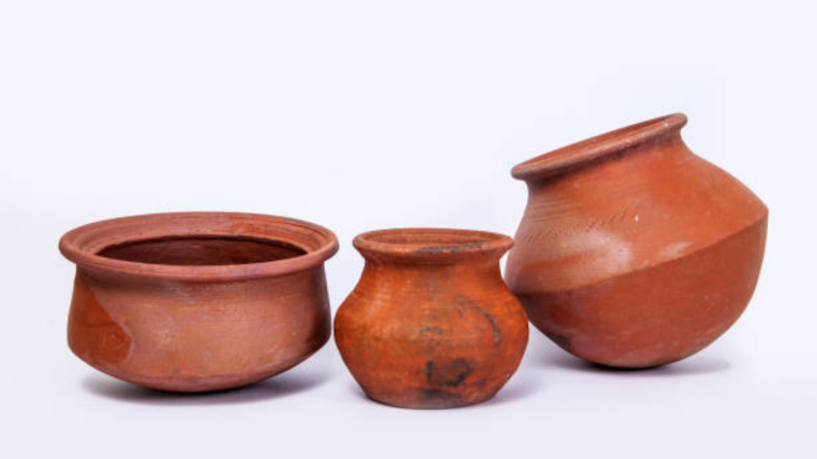 Clay utensils